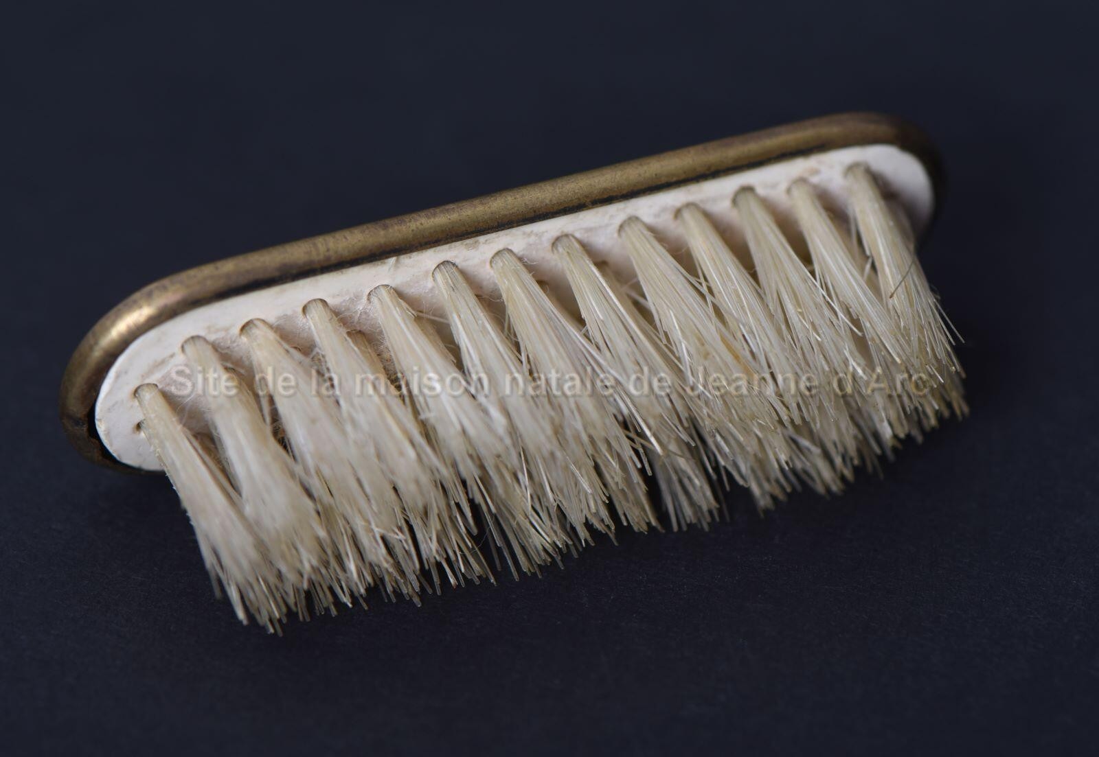 Brosse à moustache