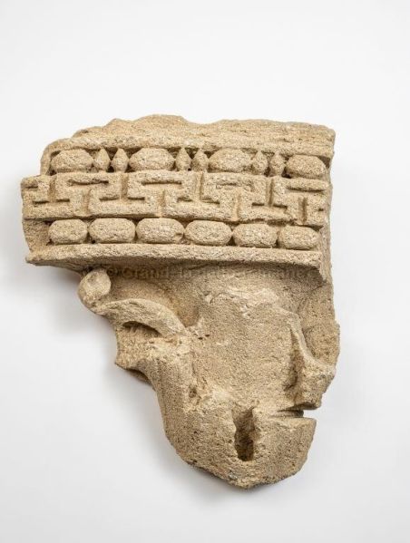 Fragment ornemental à décor de perles, de grecques, et de perles et pirouettes