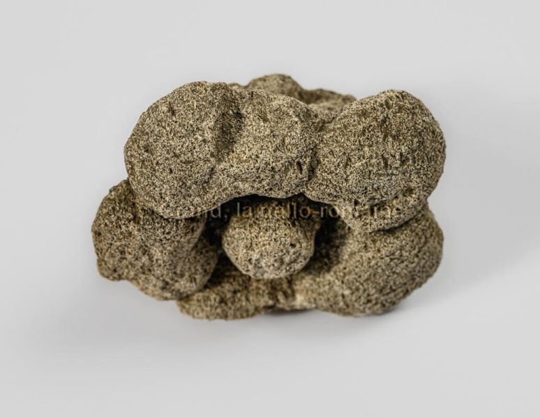 archéologie ; sculpture, chapiteau composite (fragment), (GRD_2013.1.120) "Fragment à décor végétal (fleuron de volute)"
