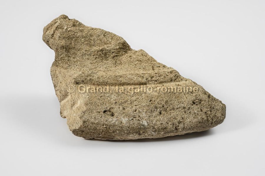 archéologie ; sculpture, colonne (fragment), (GRD_2013.1.609) "Fragment de mouluration de bas de colonne"