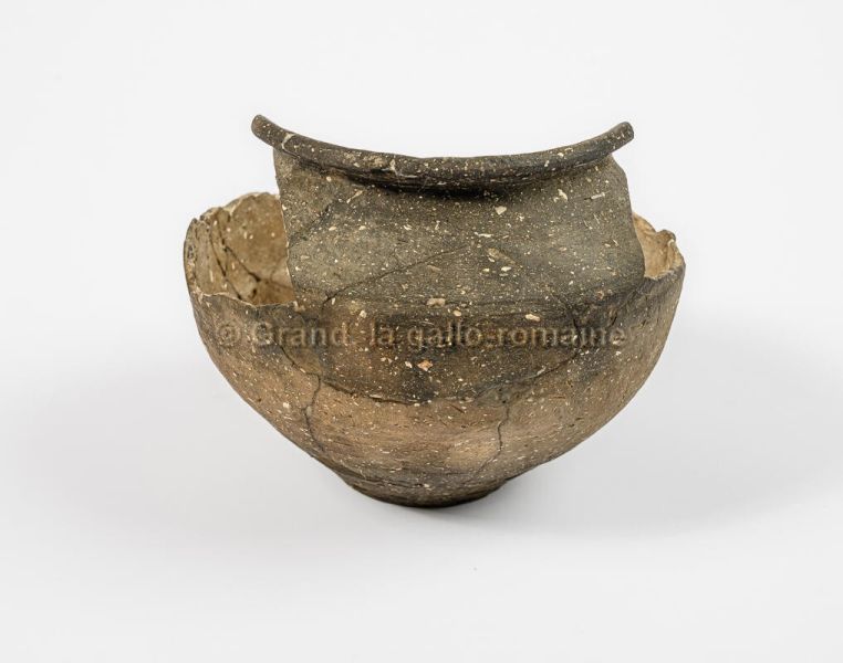 archéologie ; céramique, pot caréné, (GRD_2016.0.33)