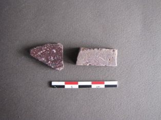 marbre (fragment) ; © Conseil départemental des Vosges