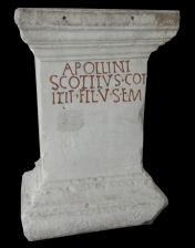 Autel dédié à Apollon